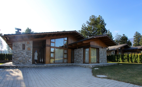 Болгария. Новый дом на горнолыжном курорте Банско.